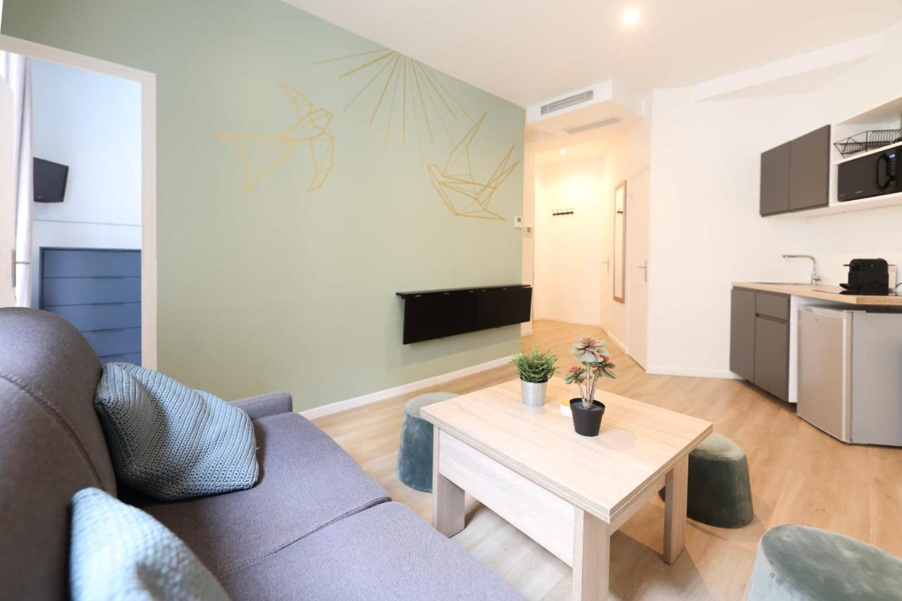 Green Apartment Near Montmartre And Opera Paris Exterior photo